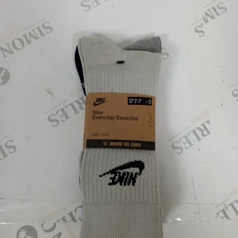 NIKE EVERYDAY ESSENTIAL DRI-FIT SIZE 8-11 - PACK OF 3