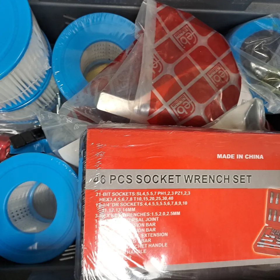 APPROXIMATELY 10 ASSORTED CAR PARTS AND ACCESSORY ITEMS TO INCLUDE 46-PIECE SOCKET WRENCH SET, ETC