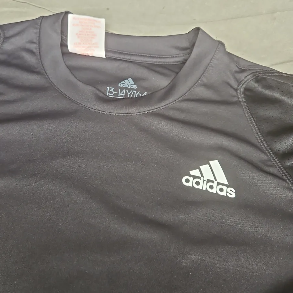 ADIDAS LOGO TEE - SIZE 13/14 YRS 