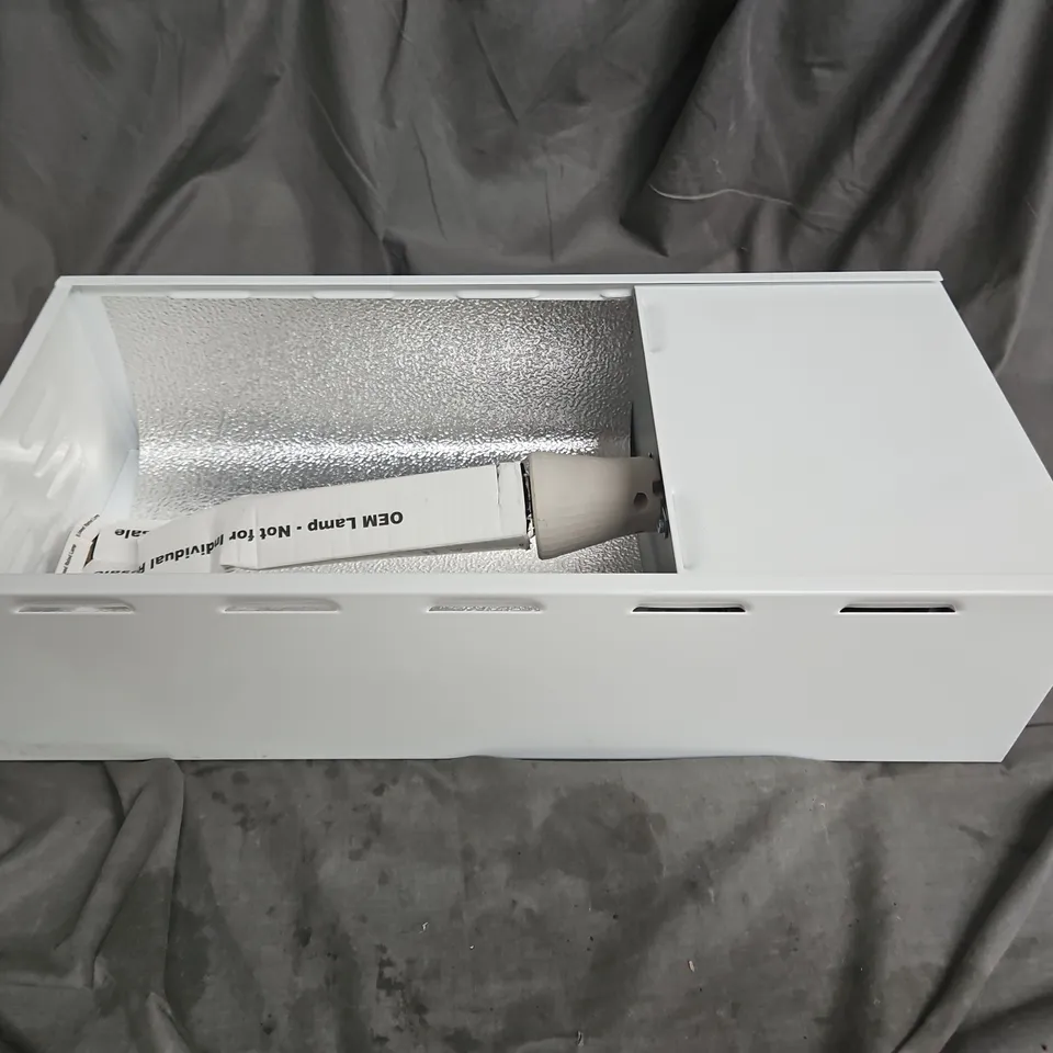 ANGLO LIGHTING LOWBAY FITTING METAL LIGHTBOX IN WHITE