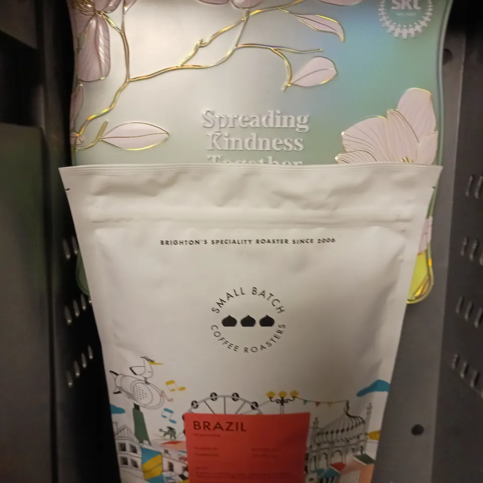 APPROXIMATELY 8 ASSORTED FOOD/DRINK PRODUCTS TO INCLUDE EL PASEO COFFEE, CONDIMANIAC CANDIED JALAPENOS, SMALL BATCH COFFEE ROASTERS ETC 