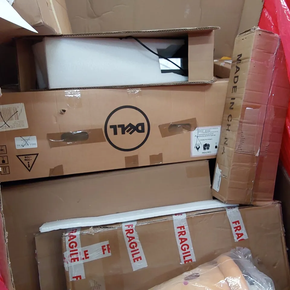 PALLET OF ASSORTED ITEMS INCLUDING: OIL FILLED RADIATOR, INTELLIGENT FAN LIGHT, WIRELESS SPEAKER MOUNT, TV STAND, TIKI BAR DRINKS STAND