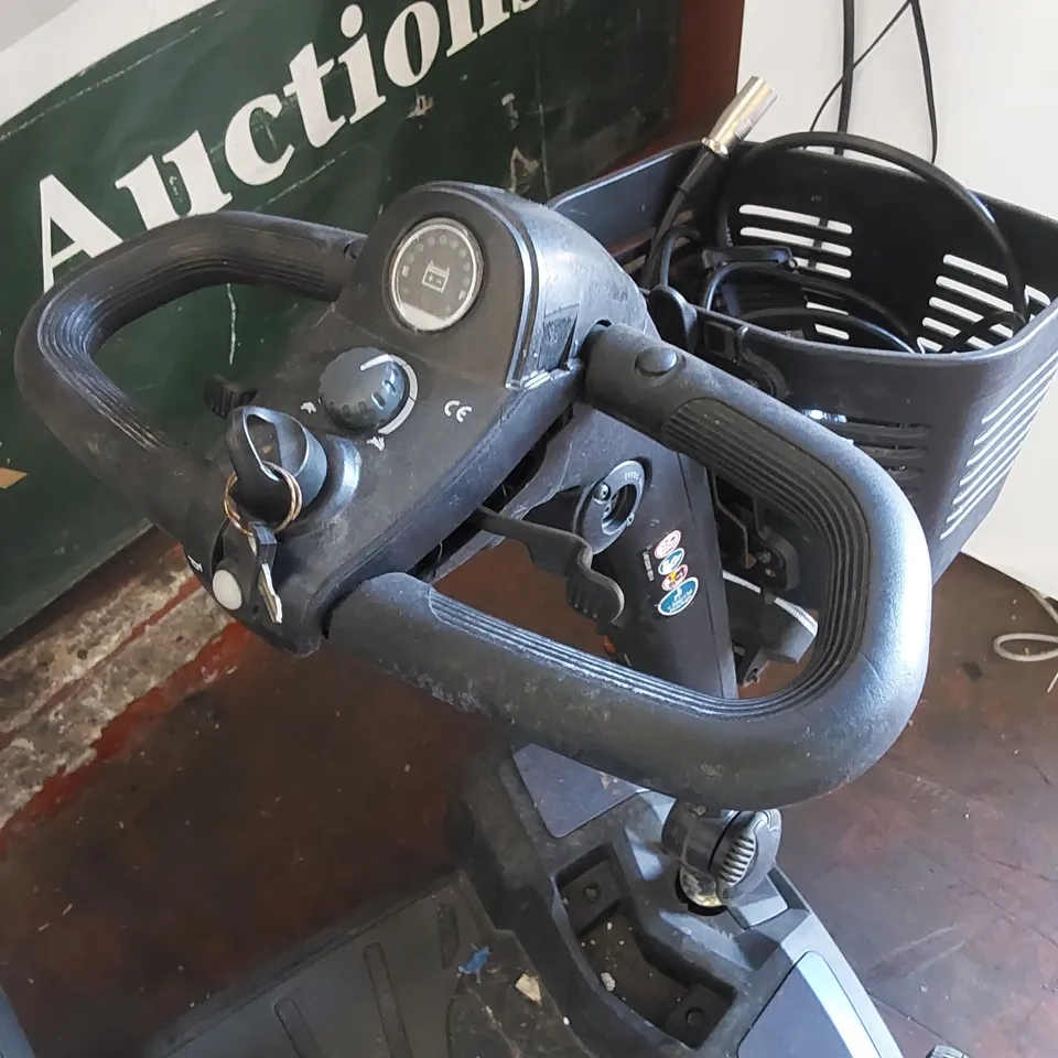 APEX RAPID MOBILITY SCOOTER 