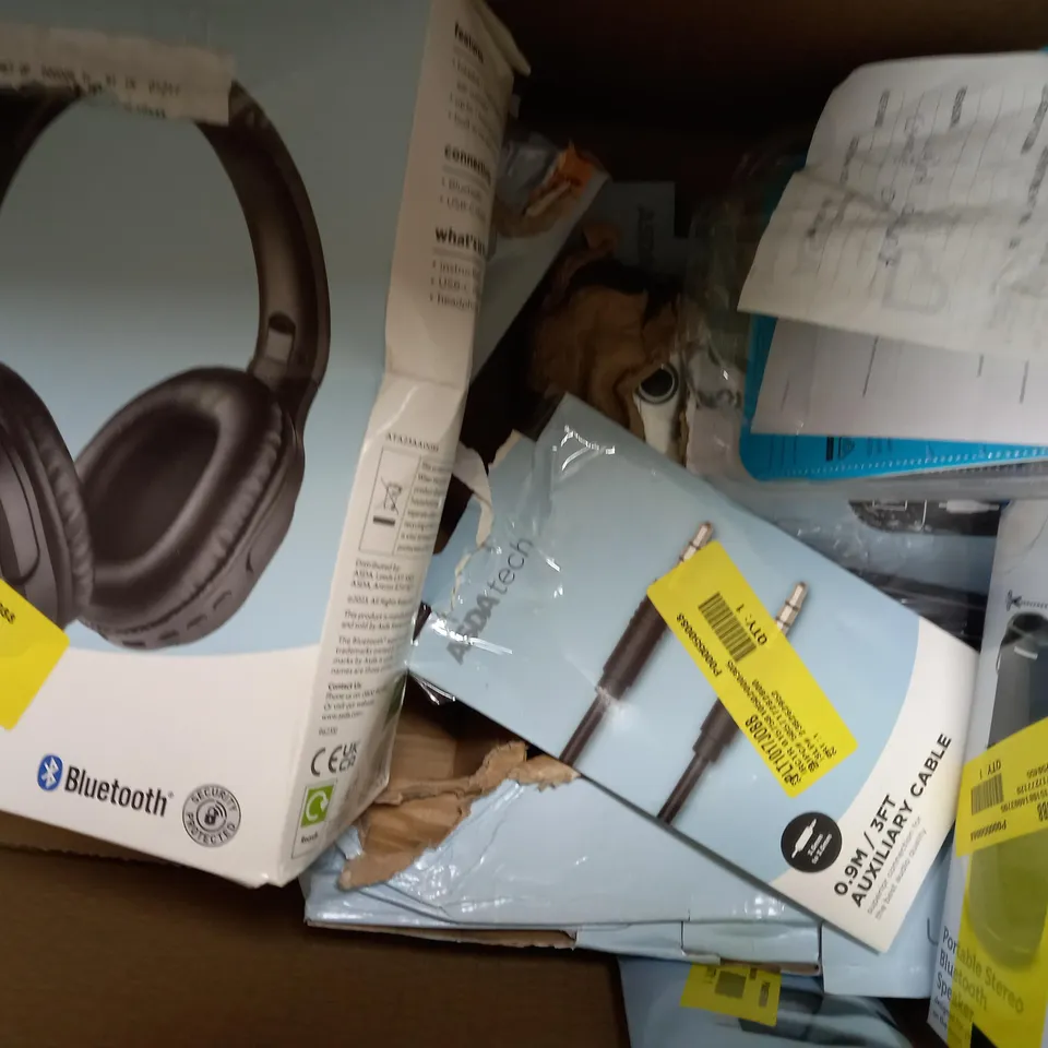 APPROXIMATELY 20 ASSORTED ITEMS TO INCLUDE MIXX OX1 WIRED HEADPHONES, UNIVERSAL REMOTE, DVD PLAYER ETC. 