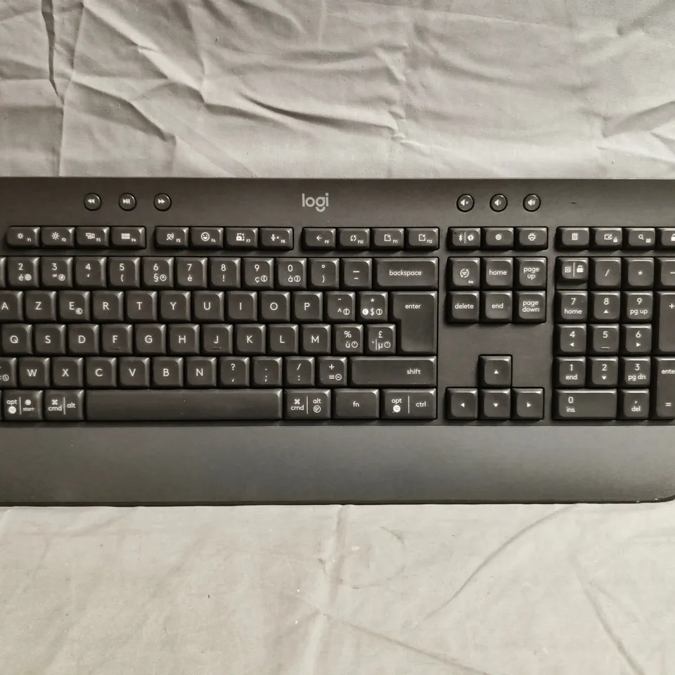 LOGITECH K650 KEYBOARD