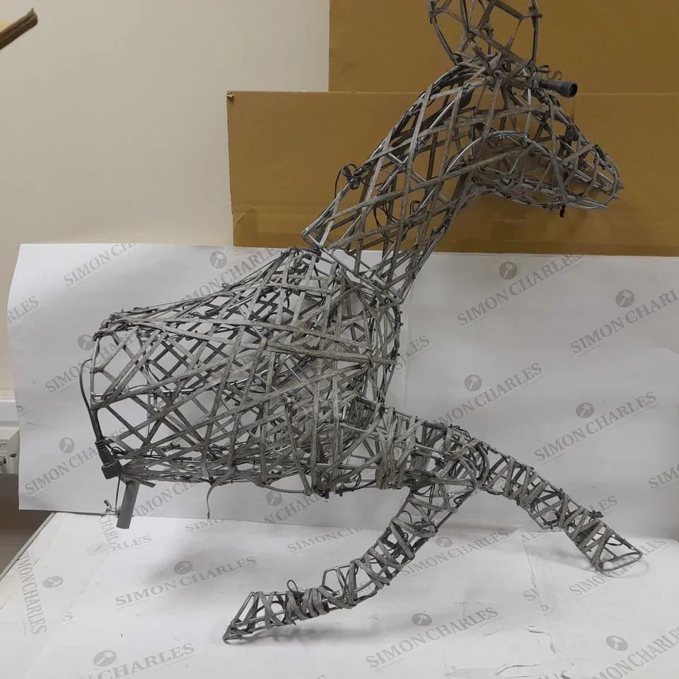 1.5M GREY RATTAN DEER WITH TIMER-ICE WHITE LEDS