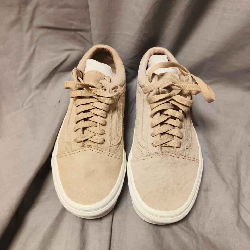 BEIGE SUEDE VANS WOMANS - SIZE 6.5