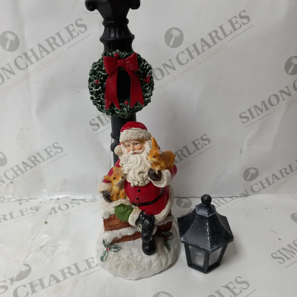 BOXED FESTIVE PRE-LIT LAMPOST SANTA