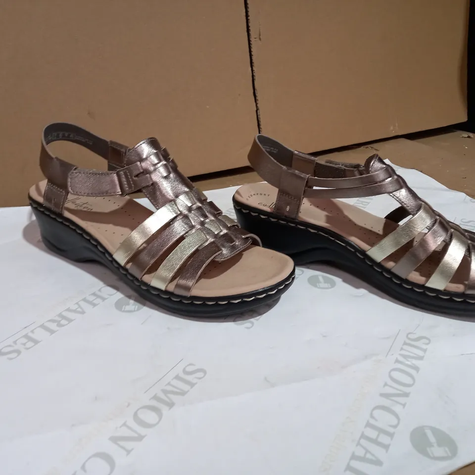 BOX OF CLARKS LEXI BRIDGE GOLD/BROWN SANDALS SIZE 7