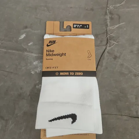 NIKE MIDWEIGHT RUNNING SOCKS – UK 5-8 DRI-FIT