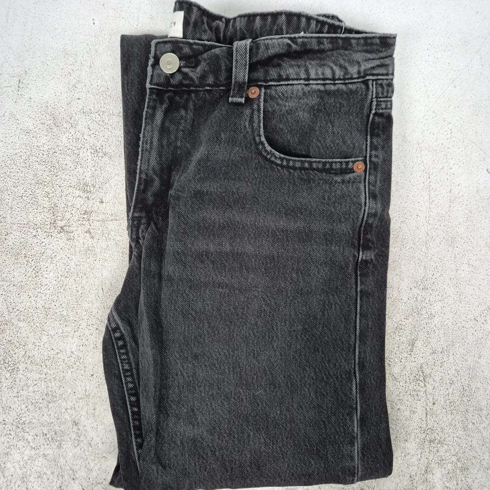 ZARA JEANS IN BLACK SIZE EU 38