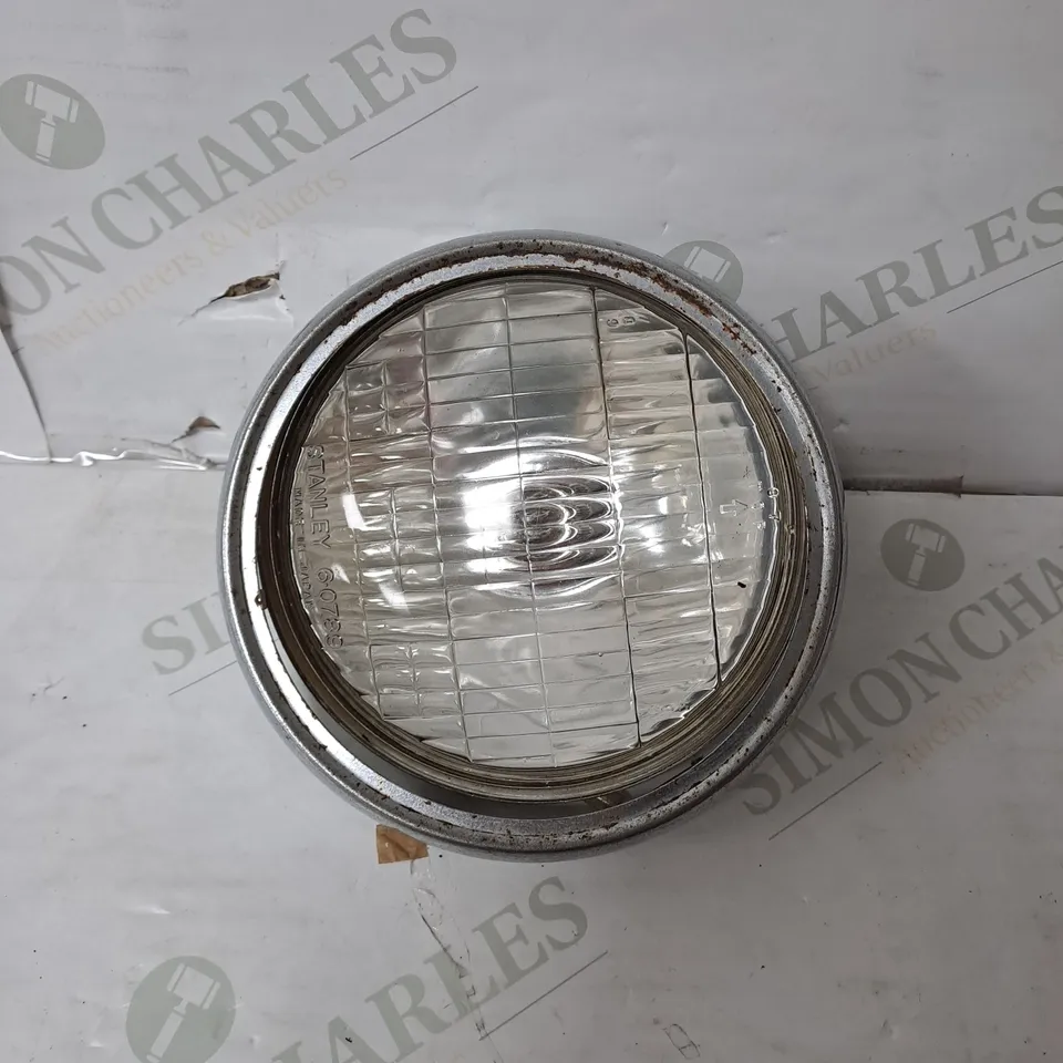 SUSUKI A100 HEADLIGHT AND BULB AND RIM 
