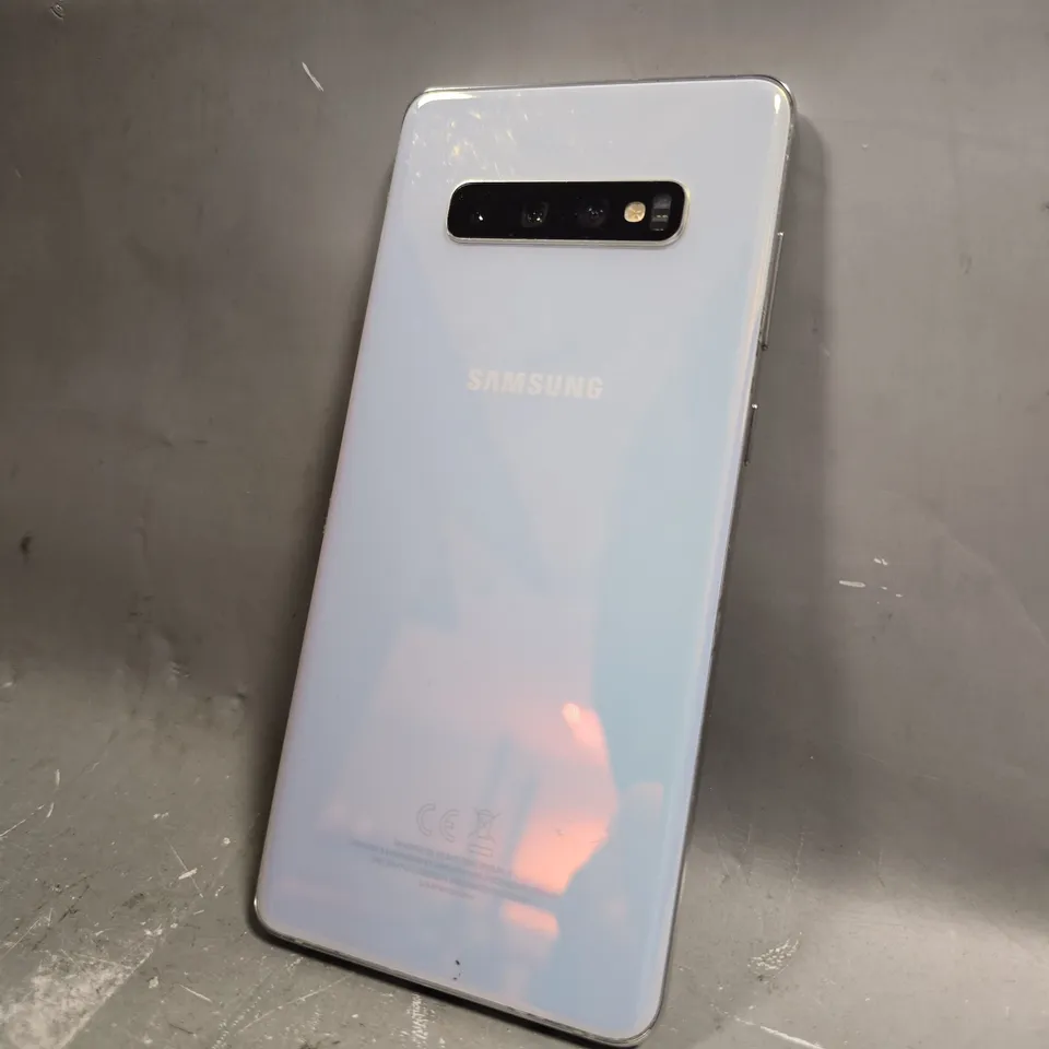 SAMSUNG GALAXY S10+