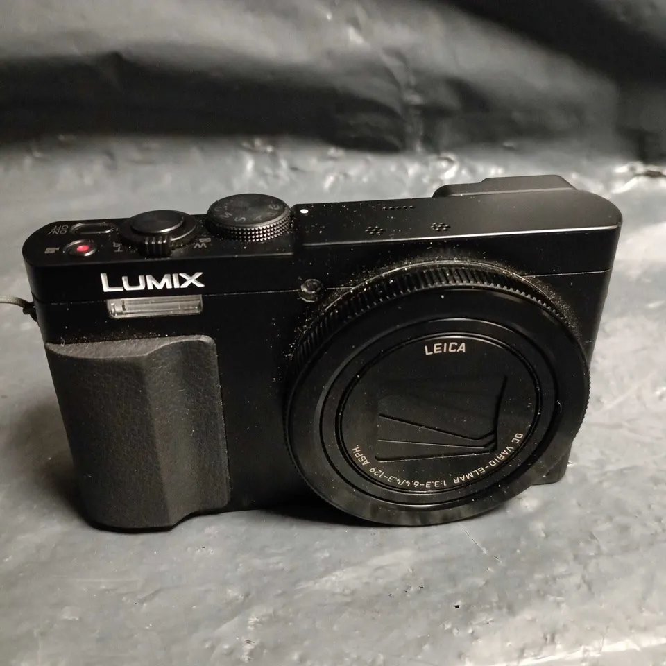 PANASONIC LUMIX DIGITAL CAMERA WITH LEICA LENS – BLACK