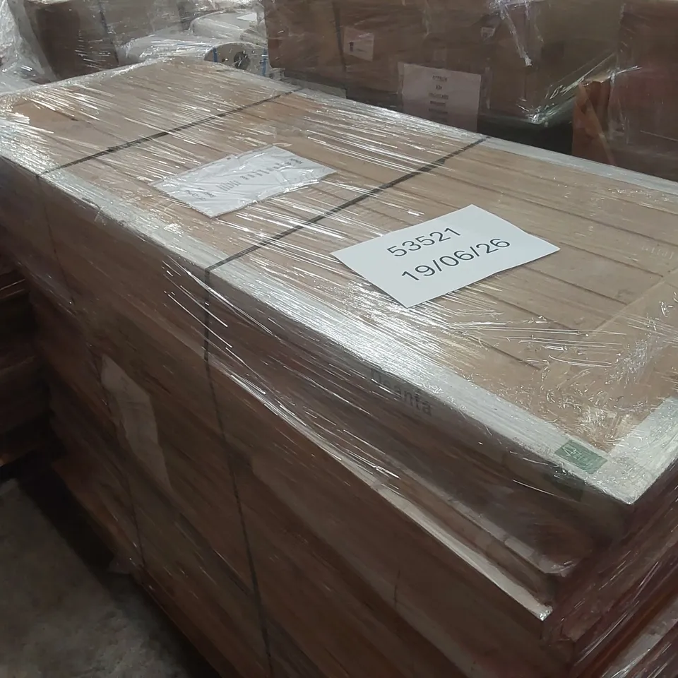 PALLET CONTAINING APPROXIMATELY 30x MIXED DESIGNER INTERNAL HOUSE DOORS