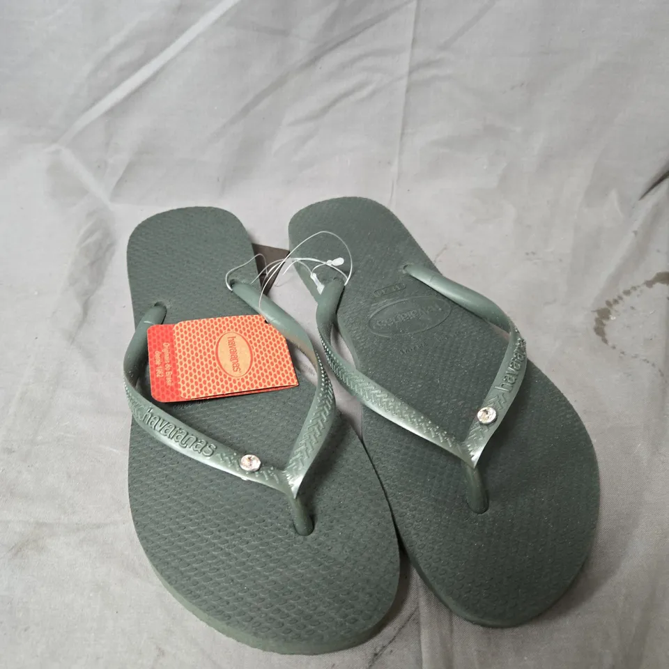 HAVAIANAS OLIVE GREEN FLIP FLOPS – UK 6-7
