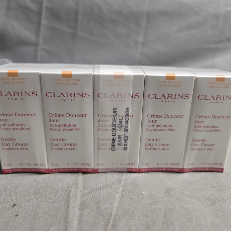 LARGE QUANTITY OF CLARINS CRÈME DOUCEUR JOUR – GENTLE DAY CREAM FOR SENSITIVE SKIN, 5ML