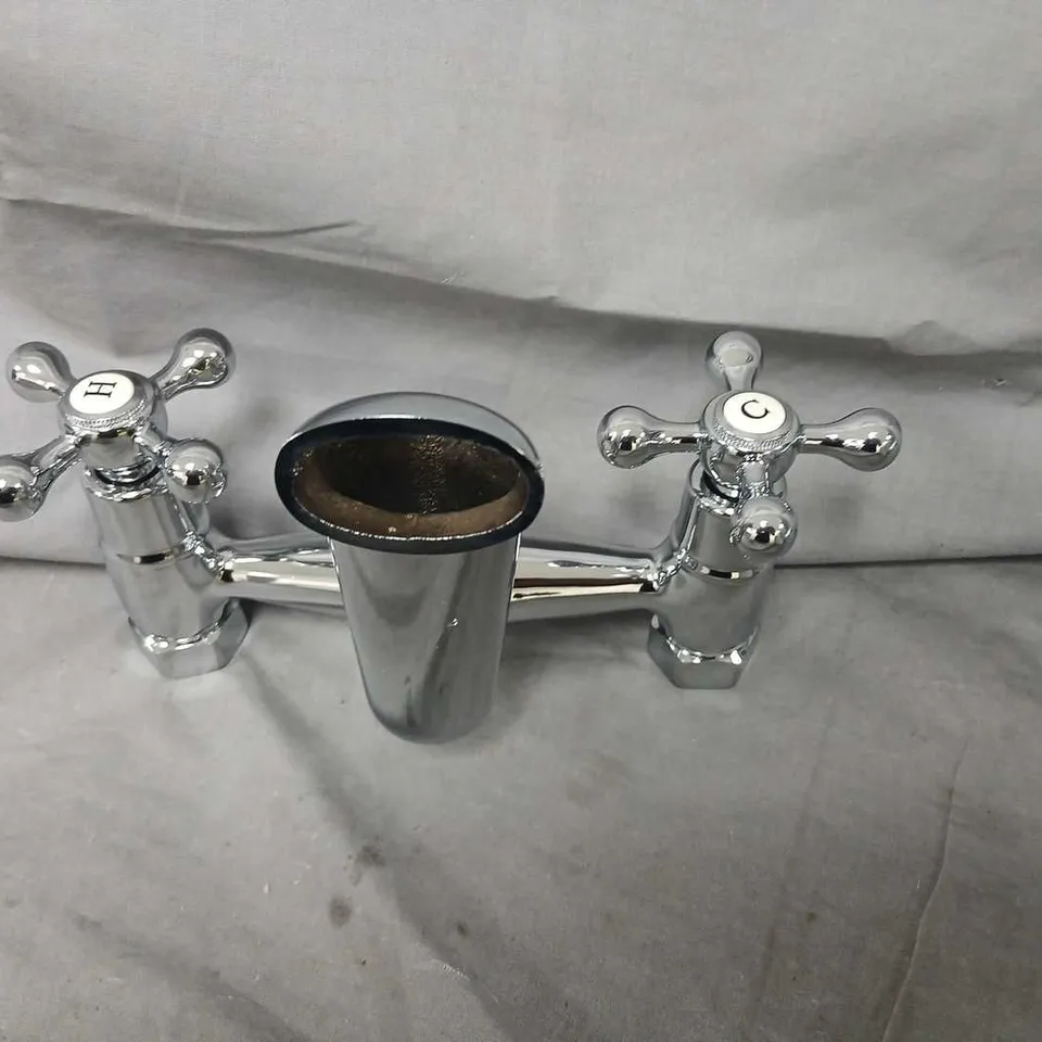 KINGSBURY BATH FILLER – CHROME, TWO CROSS HANDLES H & C