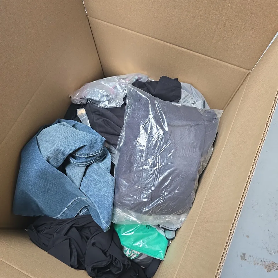 BOX OF APPROXIMATELY 30 ASSORTED CLOTHING ITEMS TO INCLUDE ZARA, TOPSHOP, TED BAKER, F&F ETC