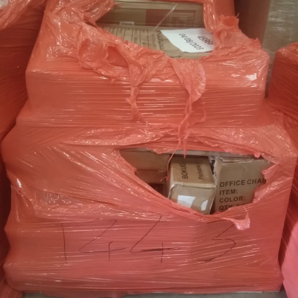 PALLET OF ASSORTED ITEMS INCLUDING CREEKWOOD MODENA MIRROR, OFFICE CHAIR, PORTABLE WARDROBE 