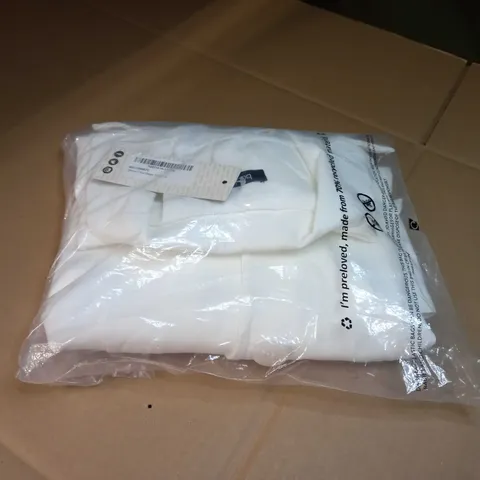 PACKAGED BOOHOO IVORY TAILORED FITTED BLAZER - SIZE 16