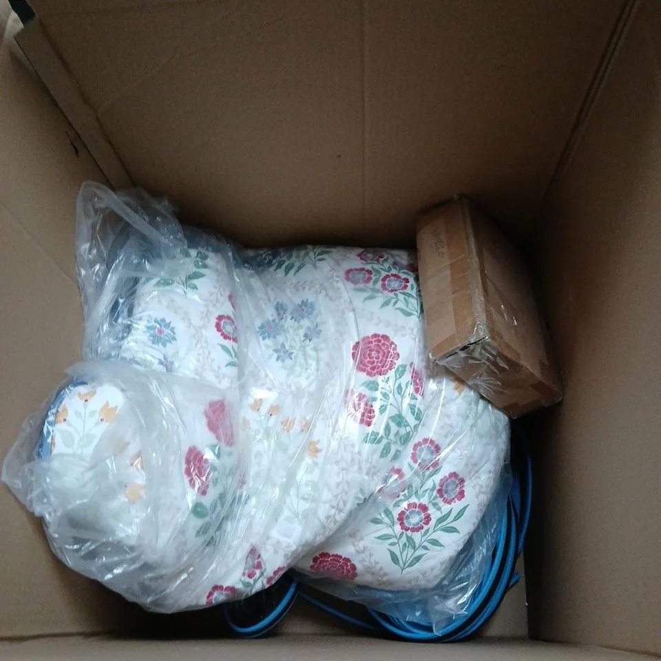 BOX OF APPROXIMATELY 6 ASSORTED ITEMS INCLUDING PLASTIC TOOL BOX AND MY HOME LIGHT 