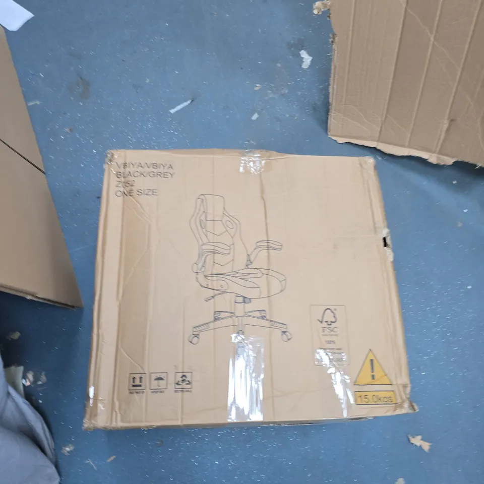 BOXED JESPOR GAMING CHAIR IN BLACK/GREY - COLLECTION ONLY 