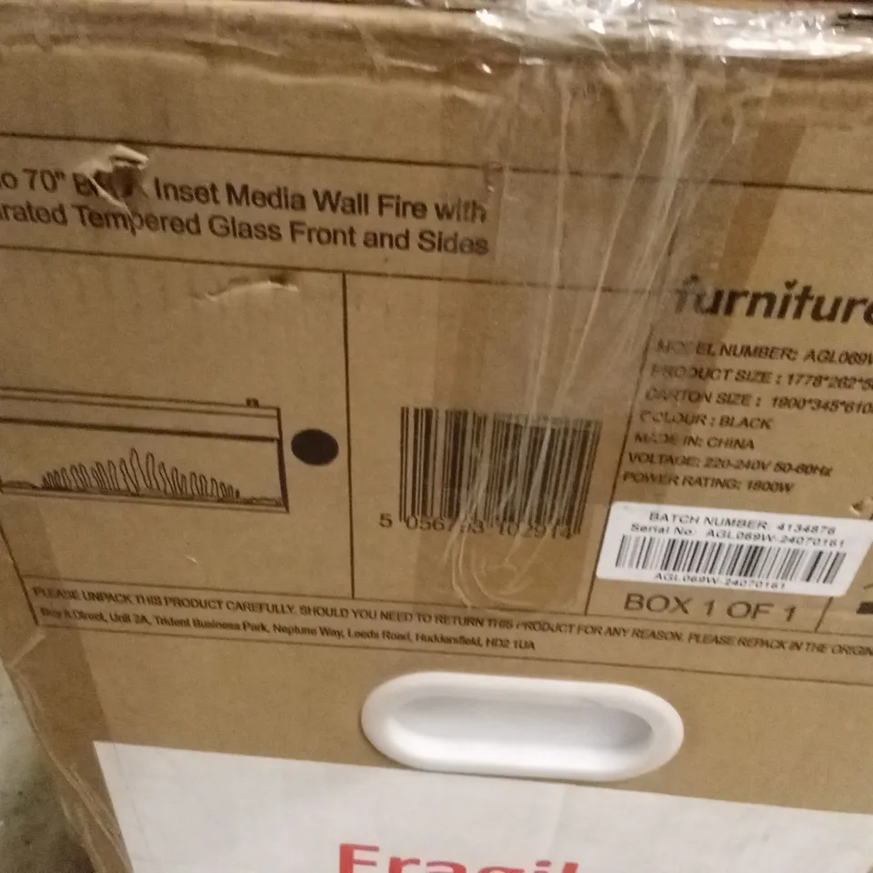 PALLET CONTAINING 4 MEDIA FIREPLACES