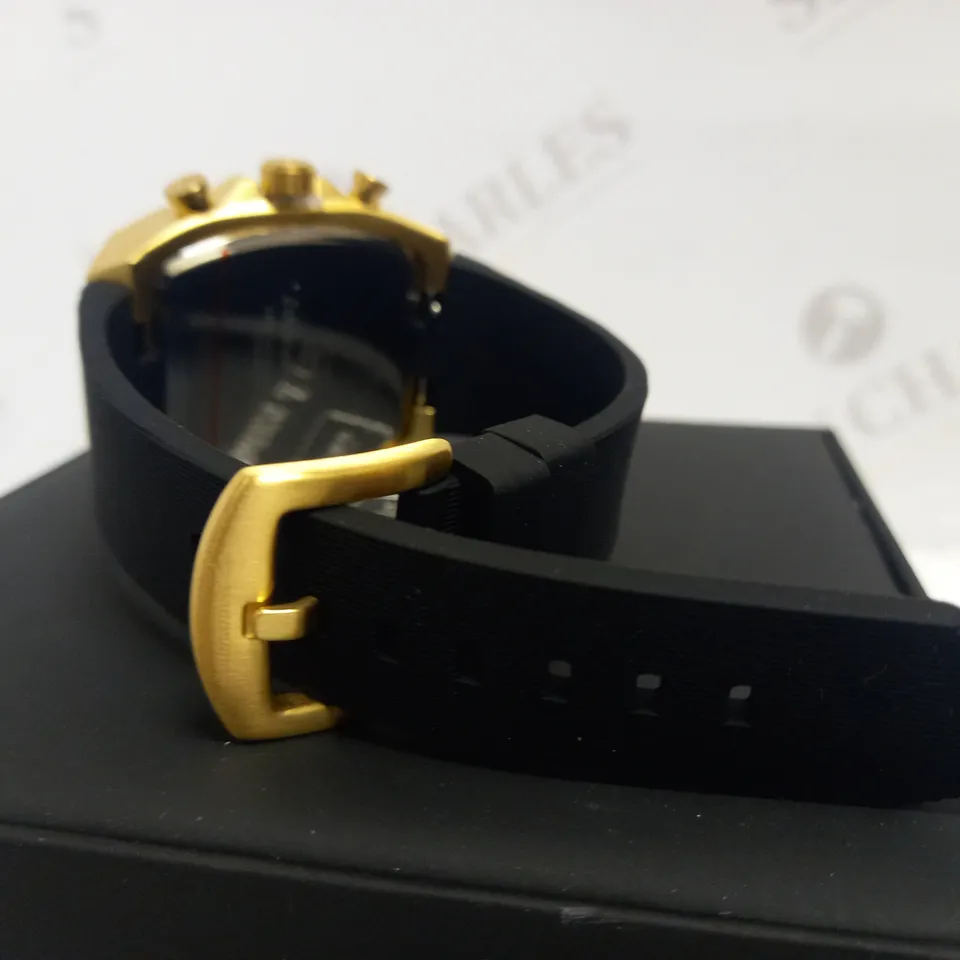 ZIHLMANN & CO TRIPLE DIAL STUD DETAIL RUBBER STRAP WATCH