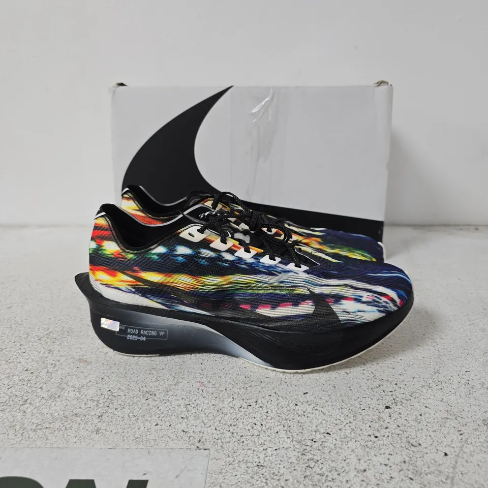 NIKE ZOOMX COLOURWAY RUNNING SHOES – COLOURFUL UPPER (UK 7.5)