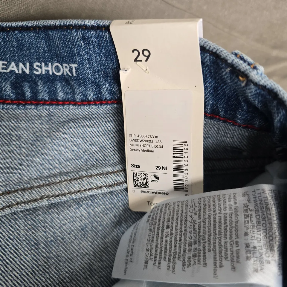 TOMMY JEANS DENIM SHORTS - LIGHT WASH, WOMEN'S MOM SHORT, SIZE 29