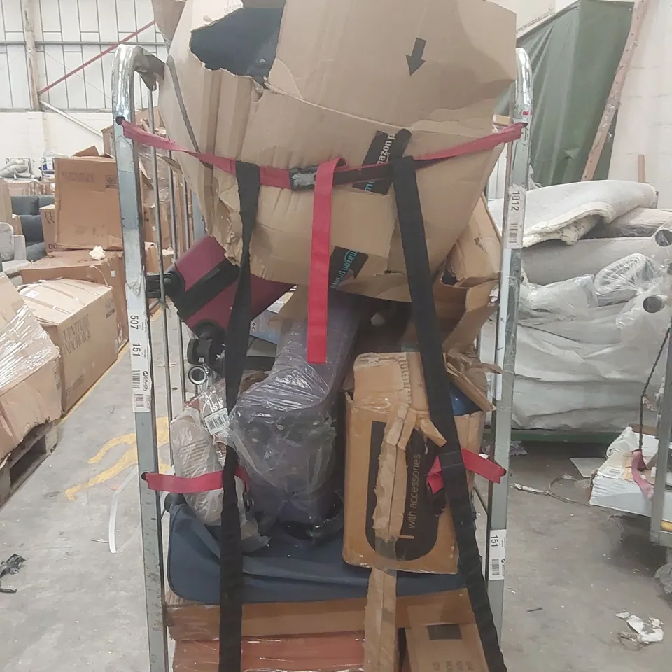 CAGE CONTAINING A LARGE QUANTITY OF ASSORTED ITEMS INCLUDING: SUITCASES, GARDEN PARASOL, BABY PLAYPEN, CAMPING CHAIRS ECT // CAGE NOT INCLUDED