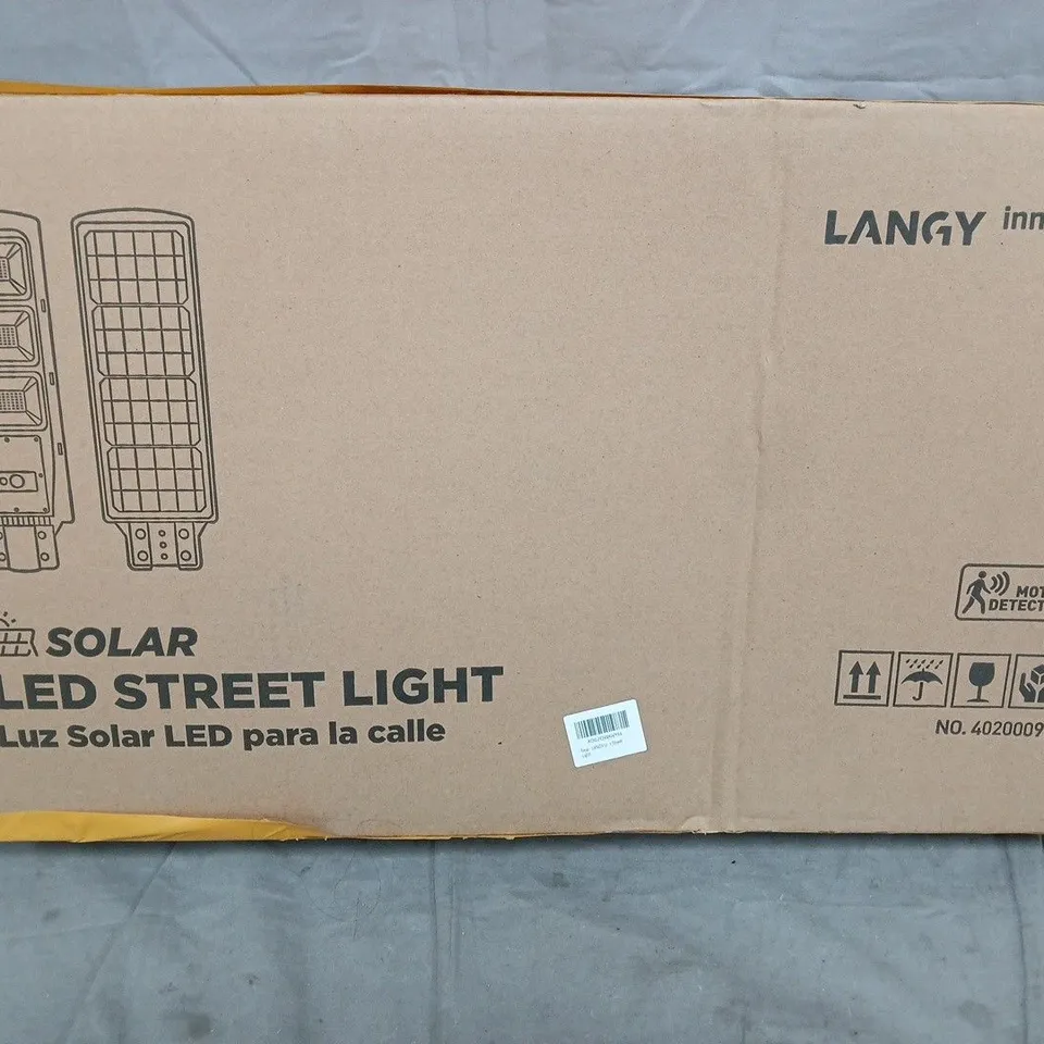 LANGY INNOVATION SOLAR LED STREET LIGHT