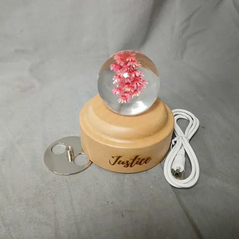 JUSTICE SNOW GLOBE WITH PINK FLOWER IN GLASS GLOBE ON WOODEN BASE (USB-POWERED)