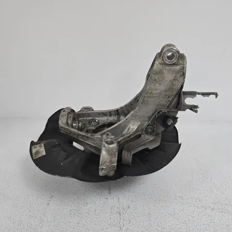 AUTOMOTIVE STEERING KNUCKLE - COLLECTION ONLY