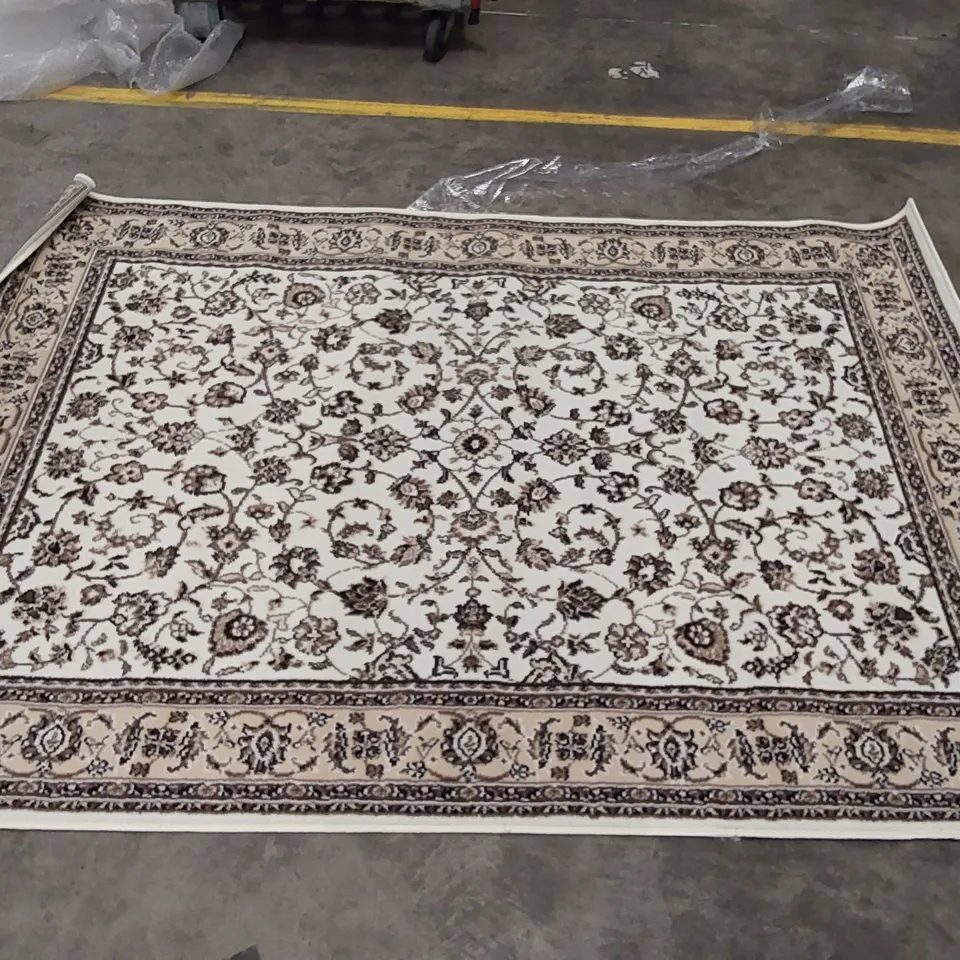 RAQUETTE MACHINE WOVEN WHITE/BEIGE RUG // 160 X 225CM