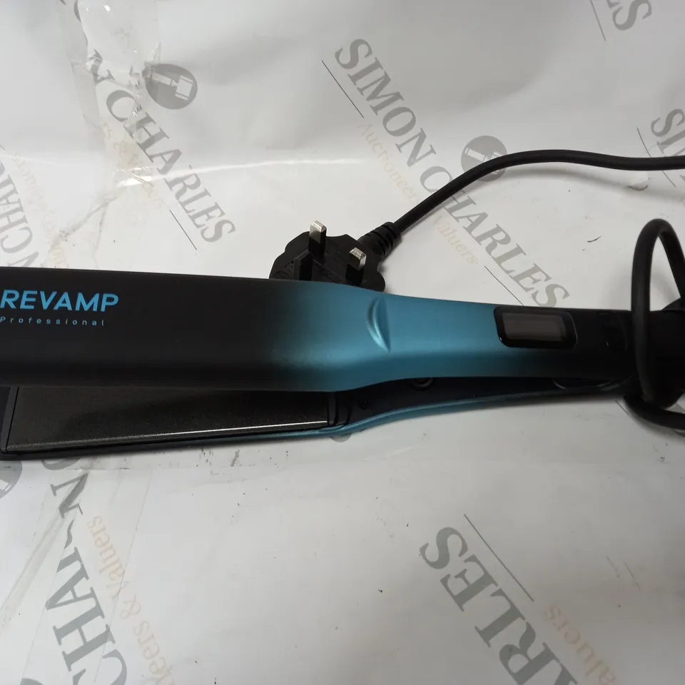 UNBOXED REVAMP PROGLOSS WIDE ULTRA SHINE CERAMIC STRAIGHTENERS