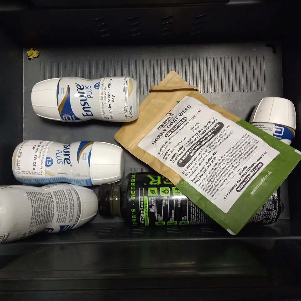 TOTE OF APPROX 10 ASSORTED FOOD ITEMS TO INCLUDE - PEPSI MAX , ENSURE PLUS , KIMBO EXTRA CREAM ETC