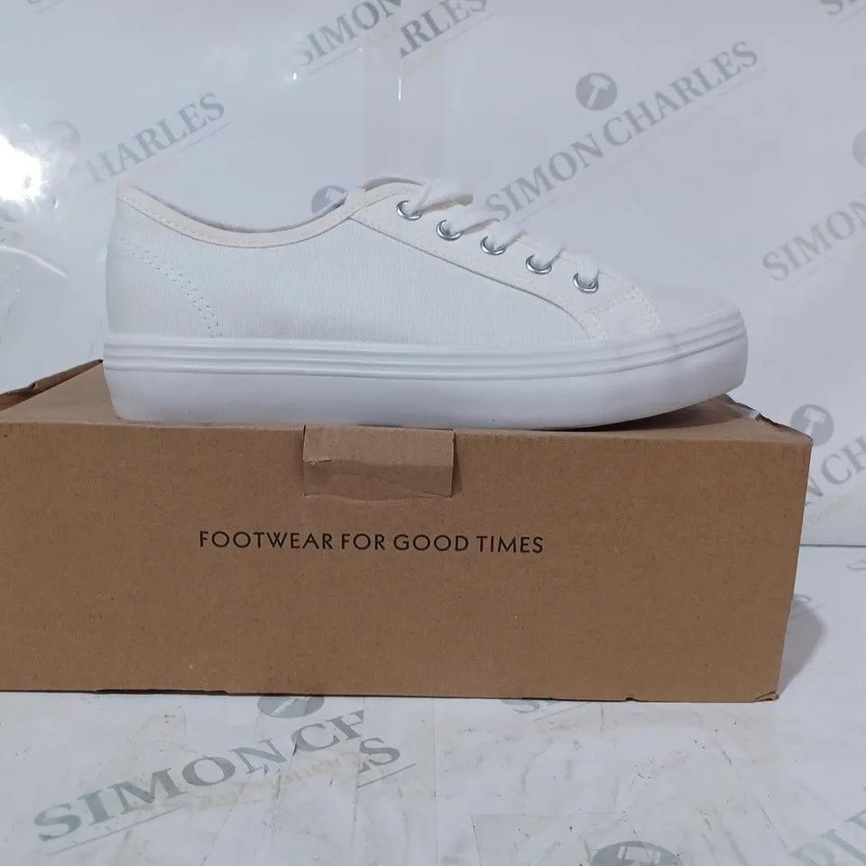 BOXED PAIR OF JOE BROWNS CANVAS SHOES IN WHITE UK SIZE 5