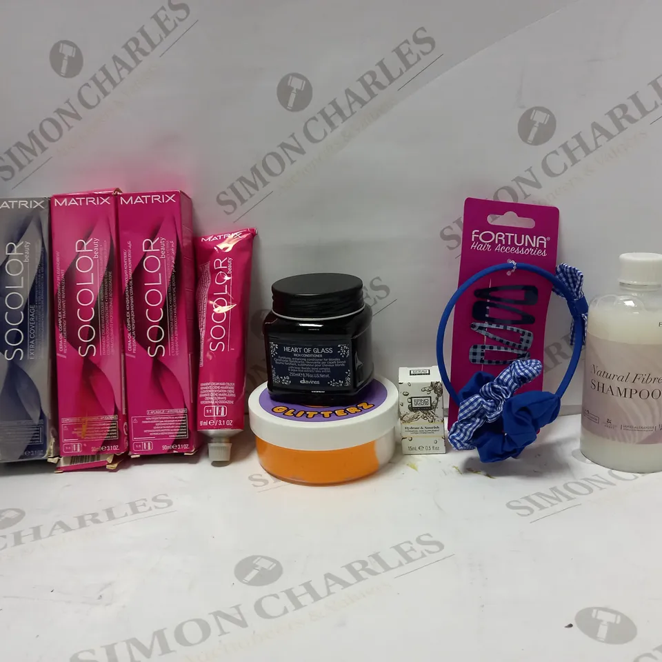 LOT OF APPROX 10 ASSORTED BEAUTY ITEMS TO INCLUDE MATRIX SOCOLOR VIOLET OPAL HAIR COLOUR, NATURAL FIBRE SHAMPOO, MDACNE MOISTURIZER, ETC