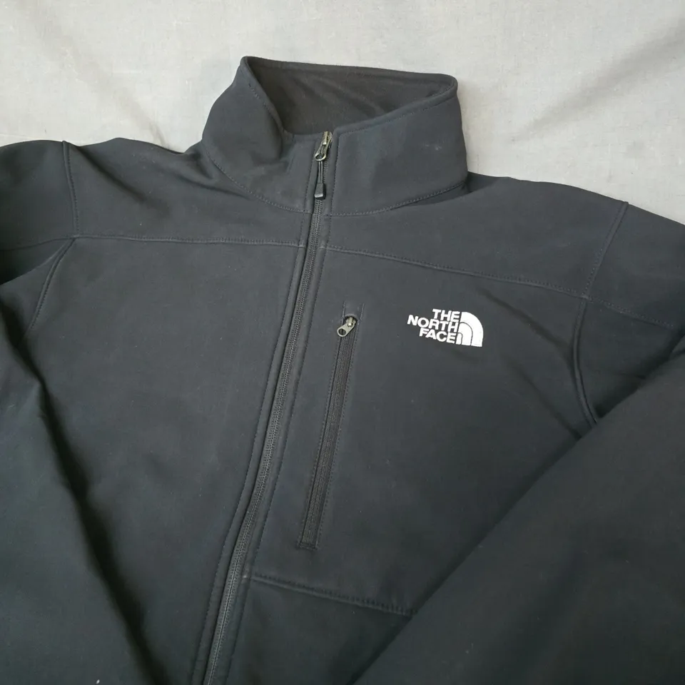 THE NORTH FACE BLACK SOFTSHELL JACKET - SIZE M