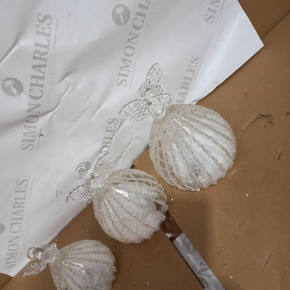 JULIEN MACDONALD SET 3 PRELIT GLASS ANGELS 