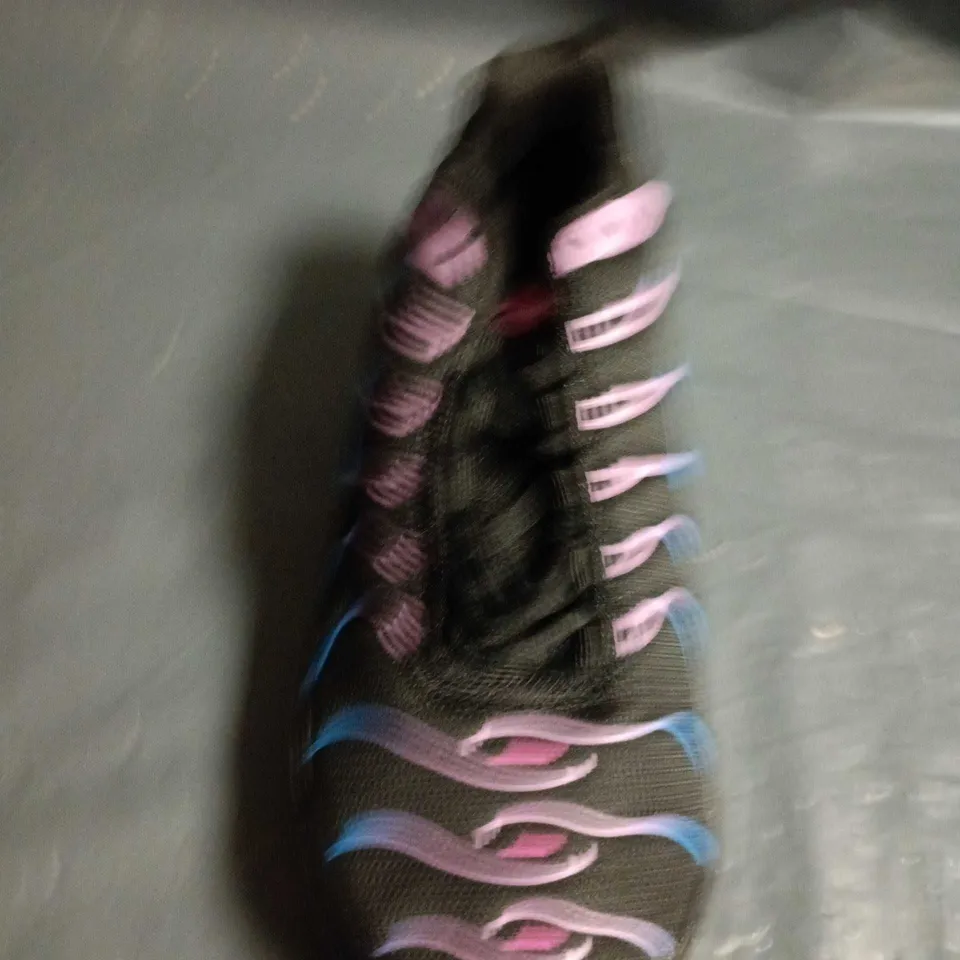 NIKE TN AIR TRAINERS - UK SIZE 3.5