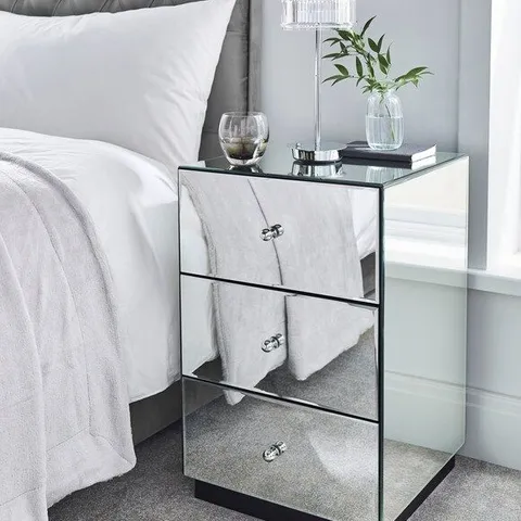 BROADWAY SIDE TABLE SILVER 1 PIECE ZG271 BOXED
