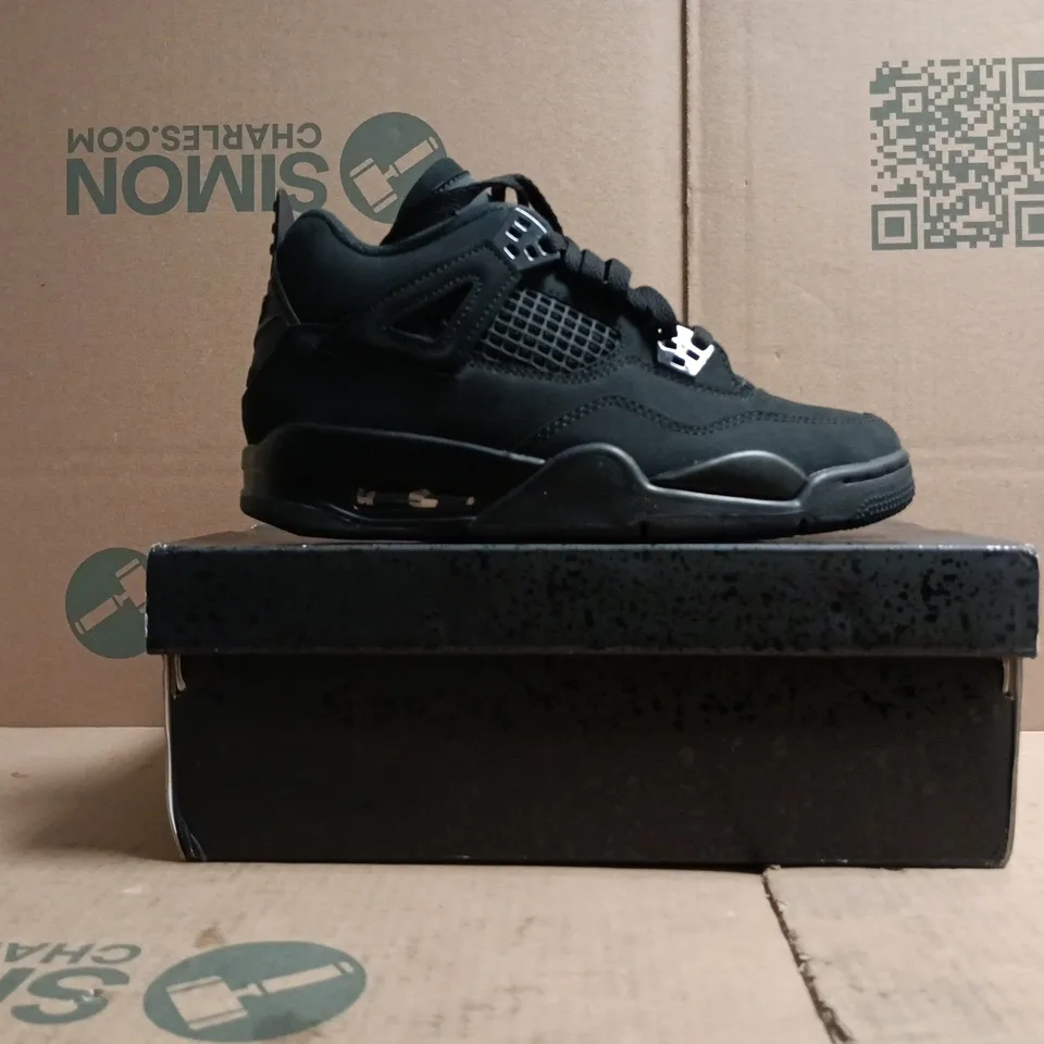 BOXED PAIR OF AIR JORDAN 4 RETRO OG TRAINERS IN BLACK SIZE UK 6