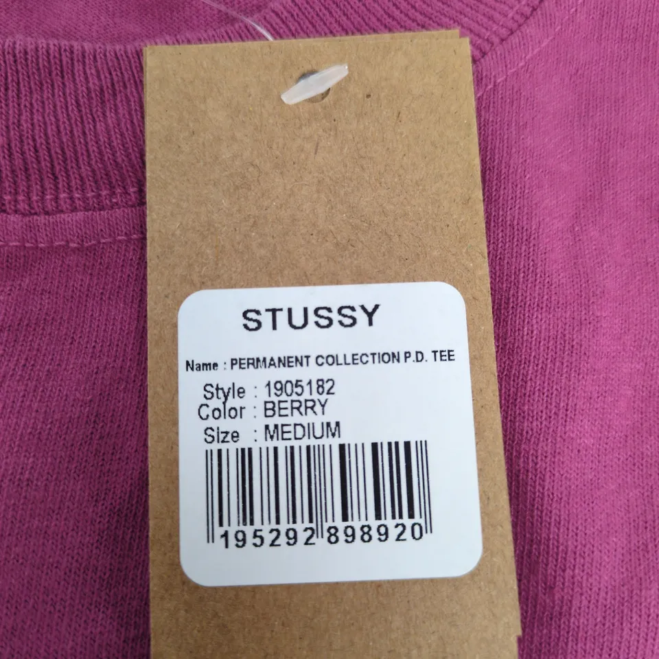 STUSSY PERMANENT COLLECTION P.D. TEE – BERRY, SIZE MEDIUM