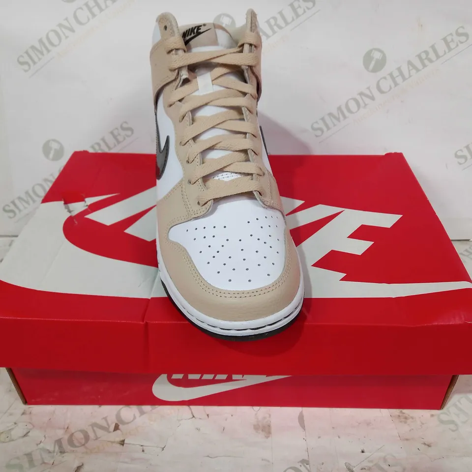 BOXED PAIR OF NIKE DUNK HIGH SHOES IN WHITE/SAND/BLACK UK SIZE 7