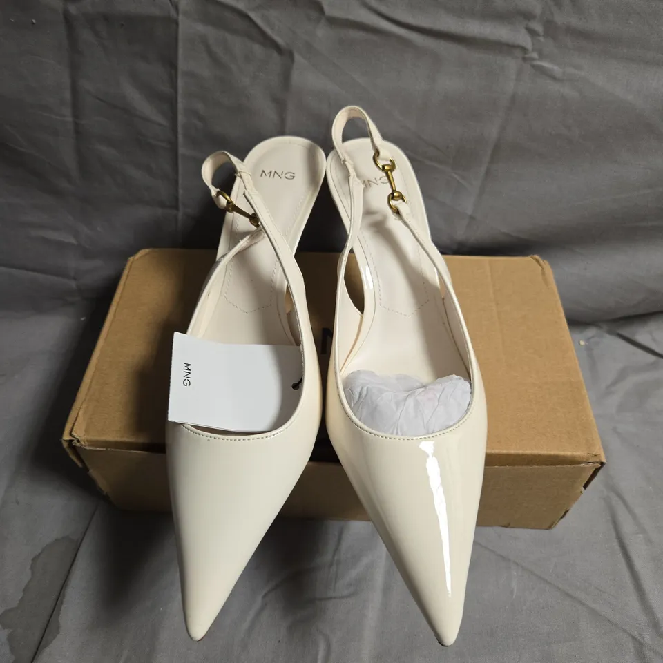 BOXED PAIR OF MNG HIGH HEEL SHOE - UK SIZE 4