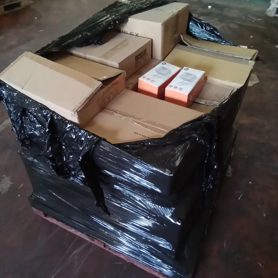 PALLET OF ASSORTED ELECTRONICS INCLUDING SLX 1.8M 3 GANG EXTENSION SOCKET, SLX FABRIC INDOOR ANTENNA - P10, SLX 5M DOUBLE PHONO CABLE, PHILEX RADIO FM RIBBON AERIAL 