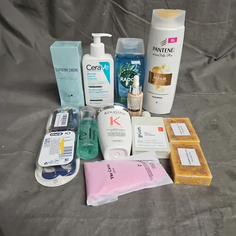 APPROXIMATELY 20 ASSORTED HEALTH & BEAUTY PRODUCTS TO INCLUDE - ELF SETTING SPRAY - KERASTASE REPAIRING SHAMPOO - CERAVE BLEMISH CONTROL CLEANSER - ETC